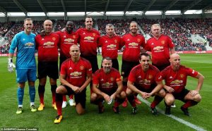 Khởi nguồn từ khó khăn và bước ngoặt lịch sử